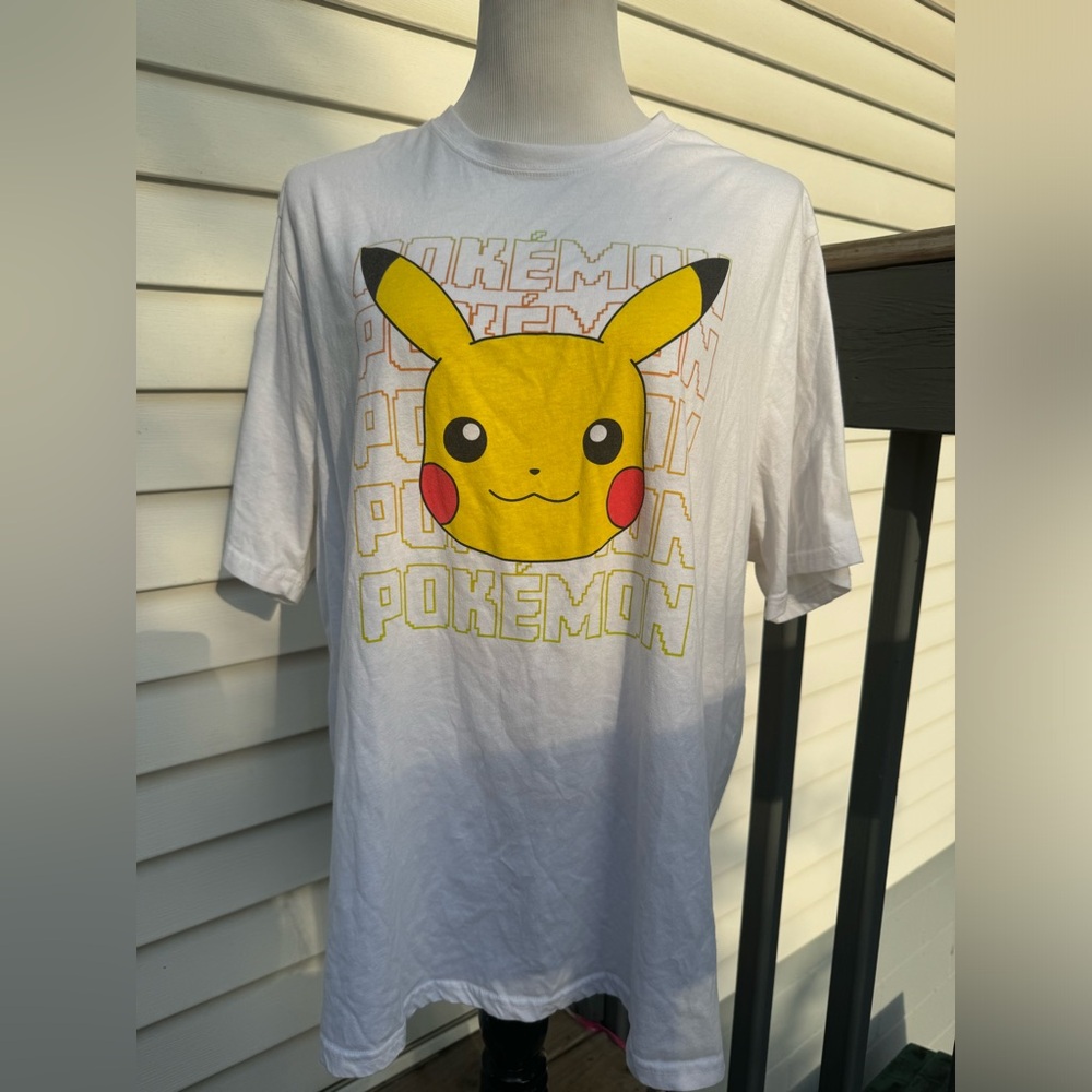 Pokémon Tshirt xl